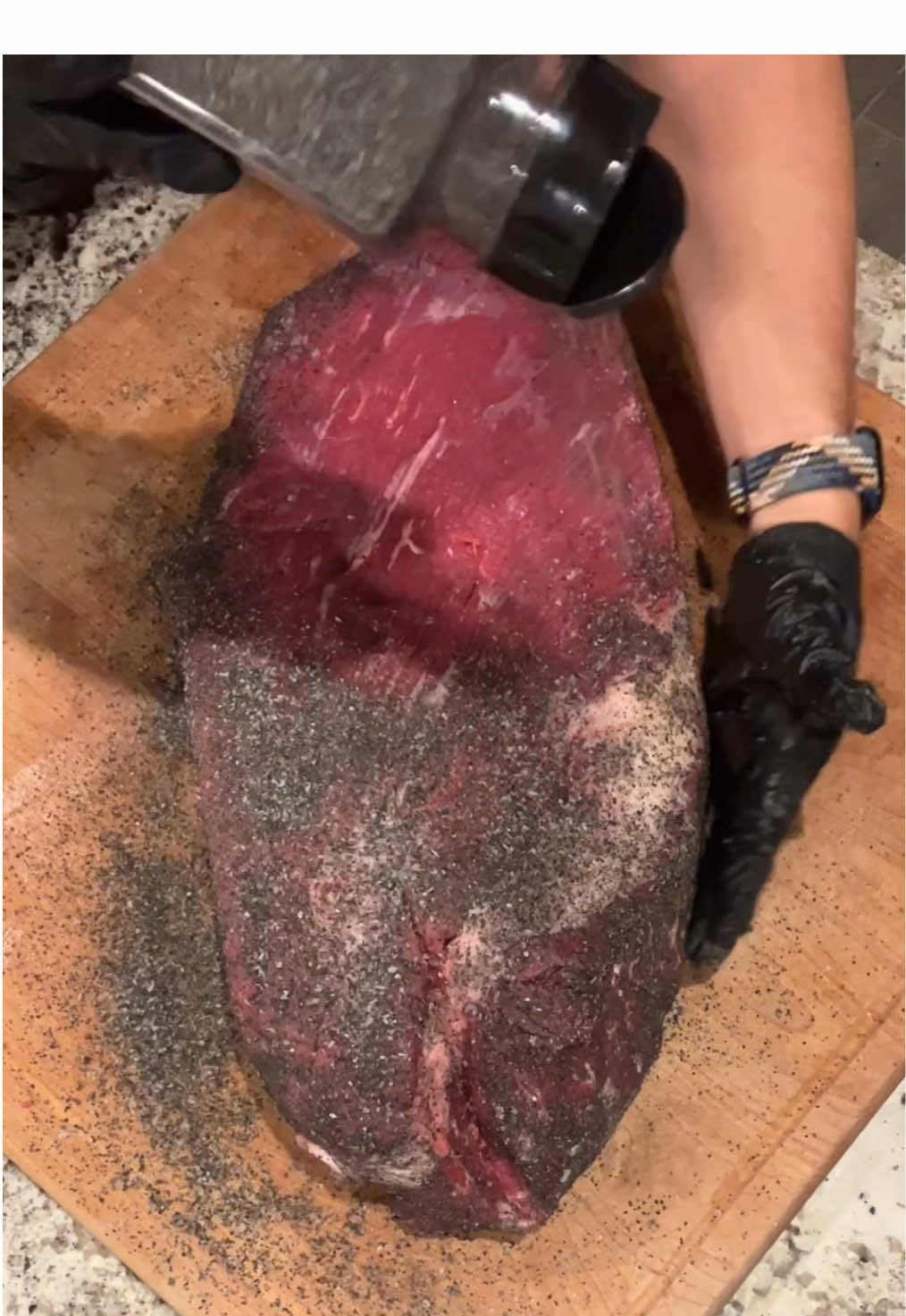 Brisket rub (No binder here!) Kosher Salt, coarse pepper, ground pepper, garlic powder (and a dash of expresso). #bbq #texasbbq #bbqbrisket #brisket #texpatbbq how to rub a brisket
