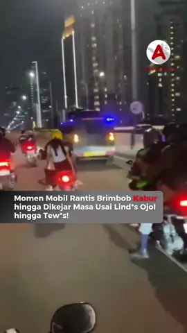 Suasana di kawasan Pejompongan, Tanah Abang, Jakarta Pusat, berubah mencekam pada Kamis (28/8/2025) malam. Insiden tragis yang merenggut nyawa seorang pengemudi ojek online berakhir dengan aksi kejar-kejaran dramatis antara massa dan kendaraan taktis milik Brimob. Mobil rantis yang diduga menabrak hingga melind*s korban sampai tew*s mencoba melarikan diri dari lokasi. Aksi itu justru memicu kemarahan warga dan para pengemudi ojol yang langsung mengejarnya. Dalam sebuah video, tampak jelas mobil lapis baja tersebut melaju kencang meninggalkan titik kejadian. Puluhan pengendara motor, yang didominasi rekan-rekan sesama ojol, tak gentar mengejar kendaraan besar itu. Peristiwa ini terjadi setelah aparat melakukan operasi pembubaran massa aksi yang sebelumnya berlangsung di depan Gedung DPR RI dan merembet ke kawasan Tanah Abang. Di tengah situasi ricuh itulah, seorang pengemudi ojol dilaporkan tewas akibat dilindas kendaraan rantis. Untuk menghindari amukan massa, sopir rantis berusaha mengalihkan arah dengan menempuh jalur Jalan Layang Non Tol (JLNT) Kampung Melayu–Tanah Abang. Namun manuver itu tetap tak mampu menghentikan gelombang kemarahan warga yang terus memburu sambil melontarkan teriakan dan tuntutan agar aparat bertanggung jawab. Ketua Asosiasi Pengemudi Ojol Garda Indonesia, Raden Igun Wicaksono, membenarkan adanya korban jiwa dalam insiden tersebut. “Betul. Ini baru satu kabarnya. Iya (meninggal),” ujar Raden Igun. Follow terus @ayoindonesiacom #demohariini #rantisbrimbob #brimbob 