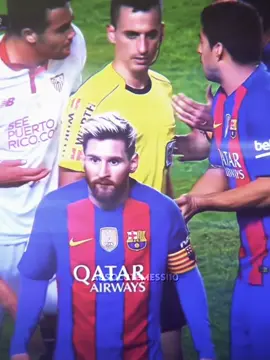 Messi's physical strength #messi #fcbarcelona #football #fyp #team_fav🏹🦅 