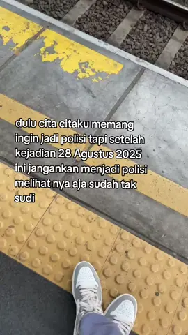 kawal kasus ini sampe tuntas jangan sampe ilang#demodpr #polisi #ojol #tabrak #demo 