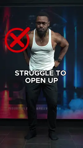 “I want the element of surprise; I want the small then boom big lat...”  Most people end up getting stuck and not opening up! Why are you even pulling back? no one is seeing your back/ Christmas tree when you’re in front Lats spread. You end up not being able to open up your lat and your lats sticking... Do something that actually shows off something to the judges; like chest and shoulder striations and save yourself the struggling of opening up the lat Heres your simple fix, try it and see if it looks better for you #posing #bodybuilding #classicbodybuilding #npc #ifbb    