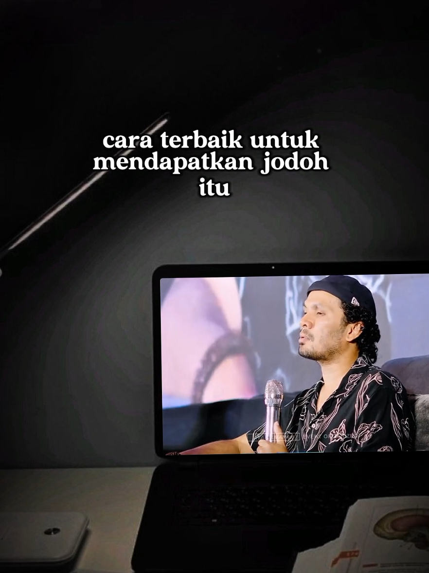 cara terbaik mendapatkan jodoh bukan pacaran maupun ta'aruf !! #ustadzhananattaki  #trending  #fyp  #ceramah 