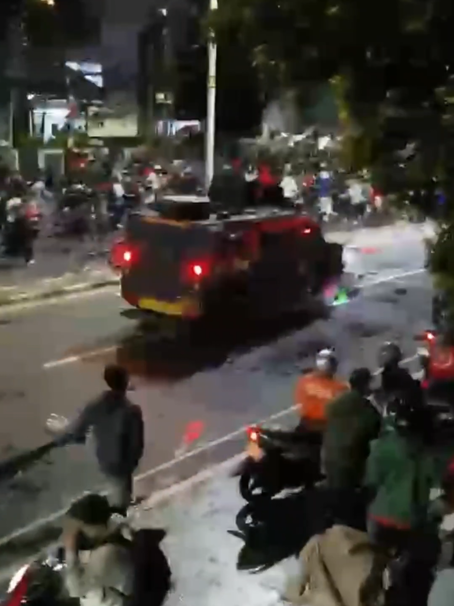 Inalilahi wainnailaihi rojiun turut berduka cita atas meninggal nya teman/sahabat driver gojek afan kurniawan  yang teritimpa musibah di lindas mobil brimob.  semoga amal ibadah nya di Terima allah SWT 🙏🙏 #fyppppppppppppppppppppppp  #driverojol  #gojekindonesia  #gojek 