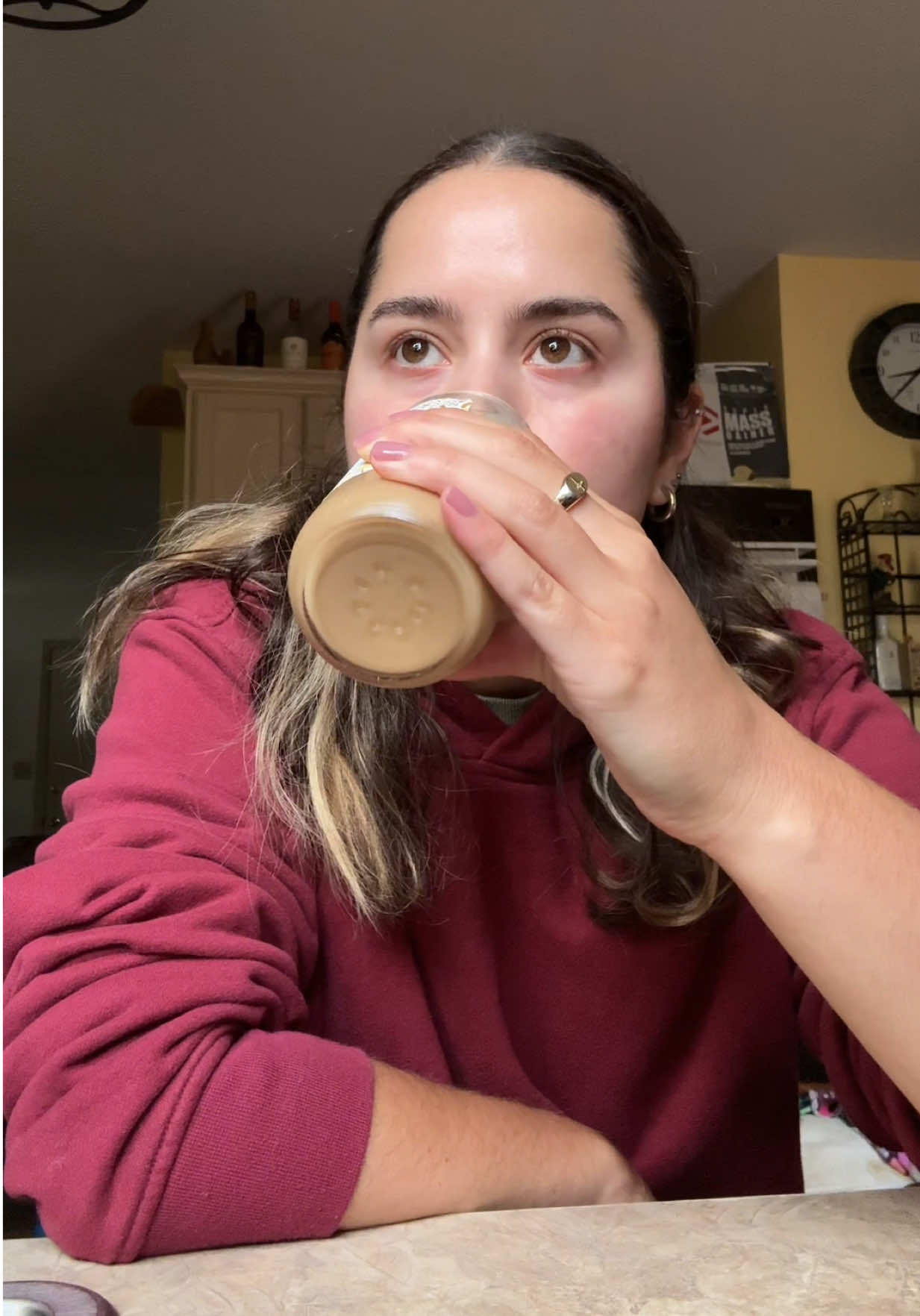 Reusing my mom’s honey jars bc they make the perfect 16oz iced chai ✨ I have been loving an iced chai even if the mornings are a little chilly!! Put un sweater on and make that iced drink primita!! 🎃 wishing you all the best day!  #chailatte #icedchai #cashewmilk #fypagee #falldrink 