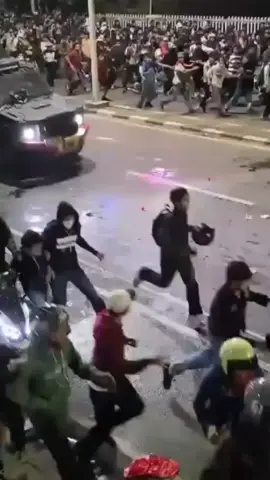 markas Brimob digeruduk driver ojol