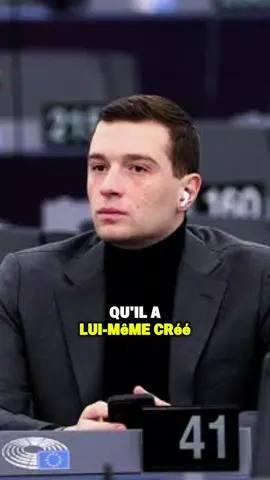 Jordan Bardella choque la France en lâchant une bombe politique sur TF1. Selon lui, Emmanuel Macron n’a plus que deux choix : dissoudre l’Assemblée nationale ou quitter l’Élysée. Une déclaration qui pourrait tout changer… ⚡ #minutesinfos #politiquefrancaise #tiktoknews #france🇫🇷 #jordanbardella 