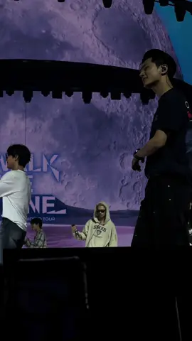 Jay at Amsterdam sound check in Red Bull shirt #walkthelinetour #jay #jayenhypen #enhypen #redbull 