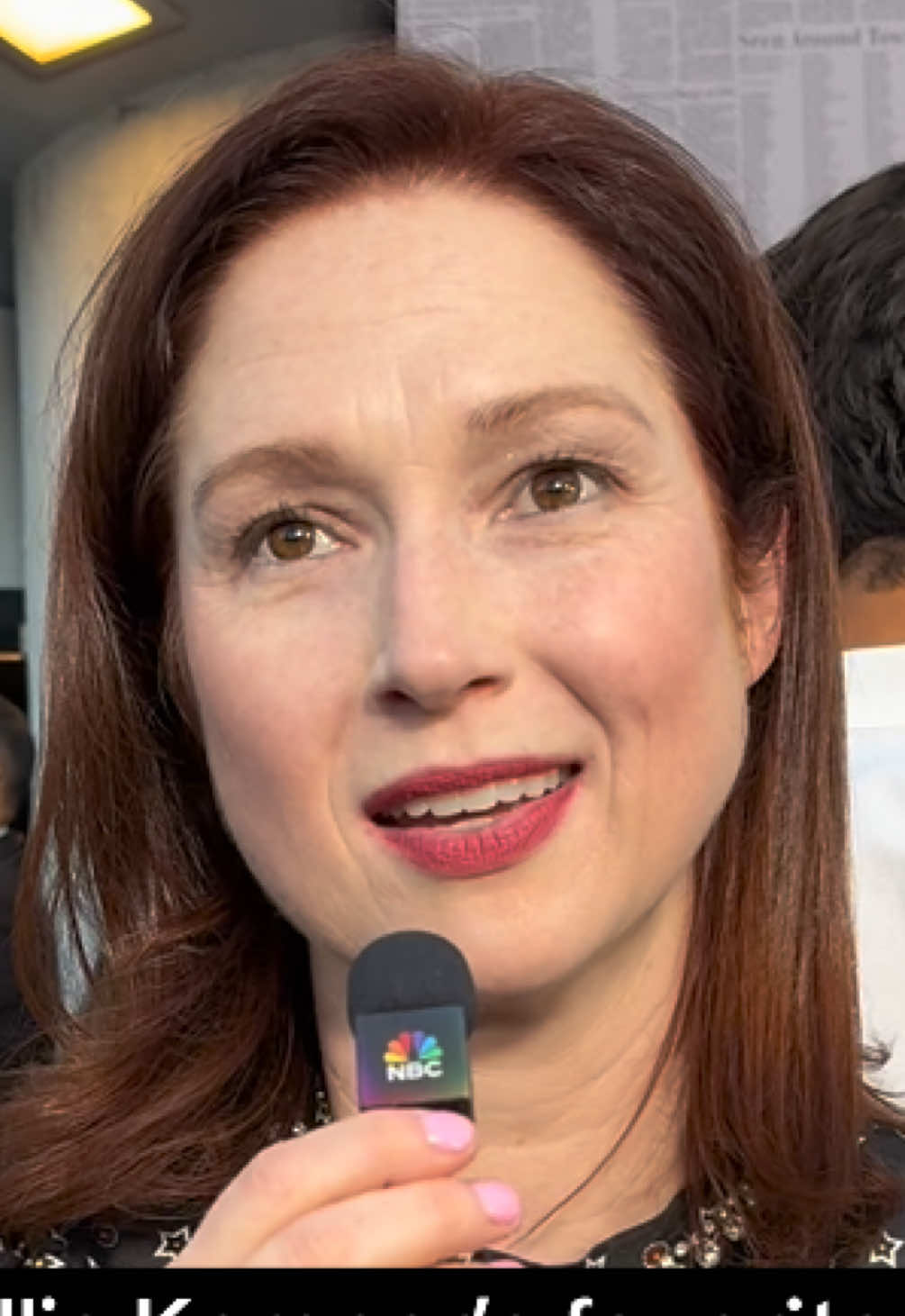 Ellie Kemper dropped a wild Steve Carrell story at The Paper premiere 🗞️ All episodes of The Paper streaming 9/4 on Peacock #elliekemper #theoffice #stevecarell  