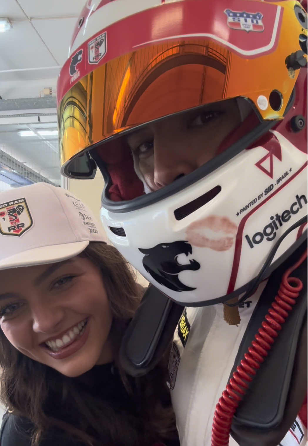e de quebra marcando um territóriozinho😆😆😆 @CAIO CASTRO  #piloto #porche 