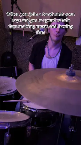 Hey TikTok, it’s been a while, quick lil update tho: I joined a band with some of the best dudes I’ve ever met and we’ve got a lot of fun stuff on the way for yall @garret elias #fyp #music #indie #newmusic #band 