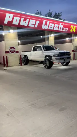 Did I really fall of tho? #MidwestLifted #siouxcity_stunna #fyp #stunnafucks @MidWest_Lifted @Austin🌽 @Brooklyn7124 @Nykali Reeves @Devious Dimick👑 
