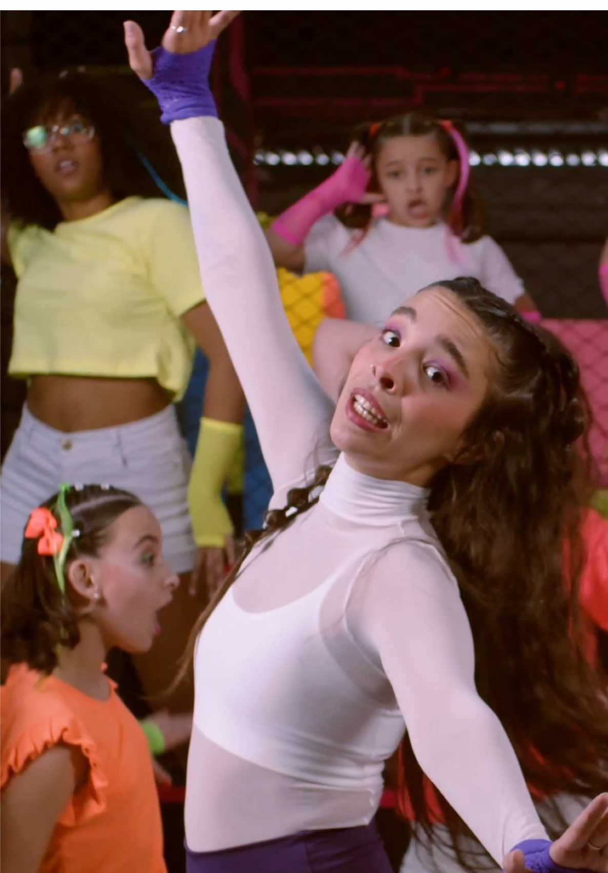 NA JOGADINHA JÁ ESTÁ DISPONÍVEL EM TODAS AS PLATAFORMAS DIGITAIS! 💜💫 Comenta aqui qual foi a sua parte favorita do vídeo clipe! 🩷💜