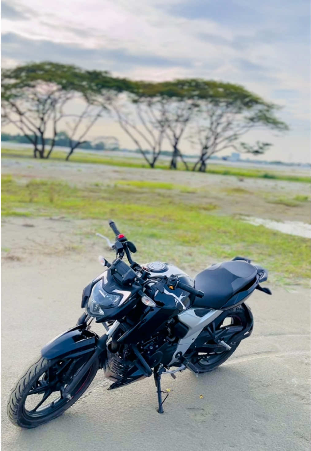 🖤🖤#4v #apache #tvs4v #4vblack #bikelover 