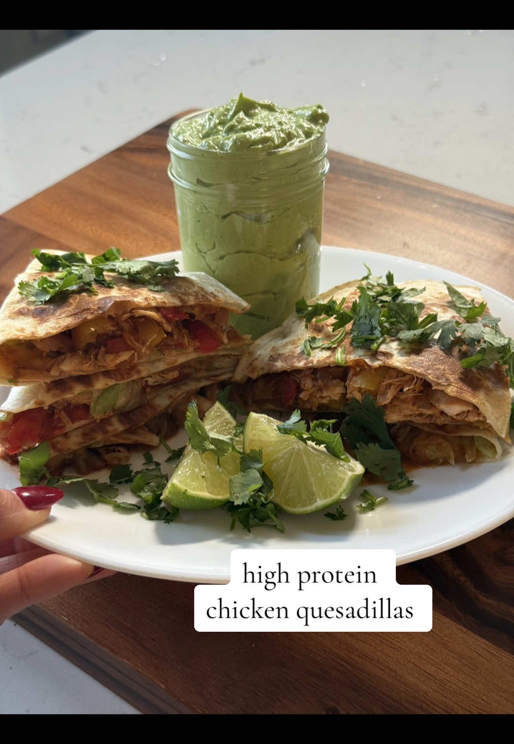 High protein chicken quesadillas 🌮 full recipe in bio!! #mealideas #healthyrecipes #DinnerIdeas #EasyRecipe #quickrecipes 