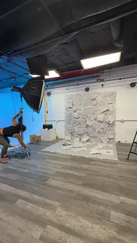 Behind the scenes of creating a custom journalism themed graduation shoot set @India 💙 #SetDesign #CreativeDirector #BehindTheScenes 