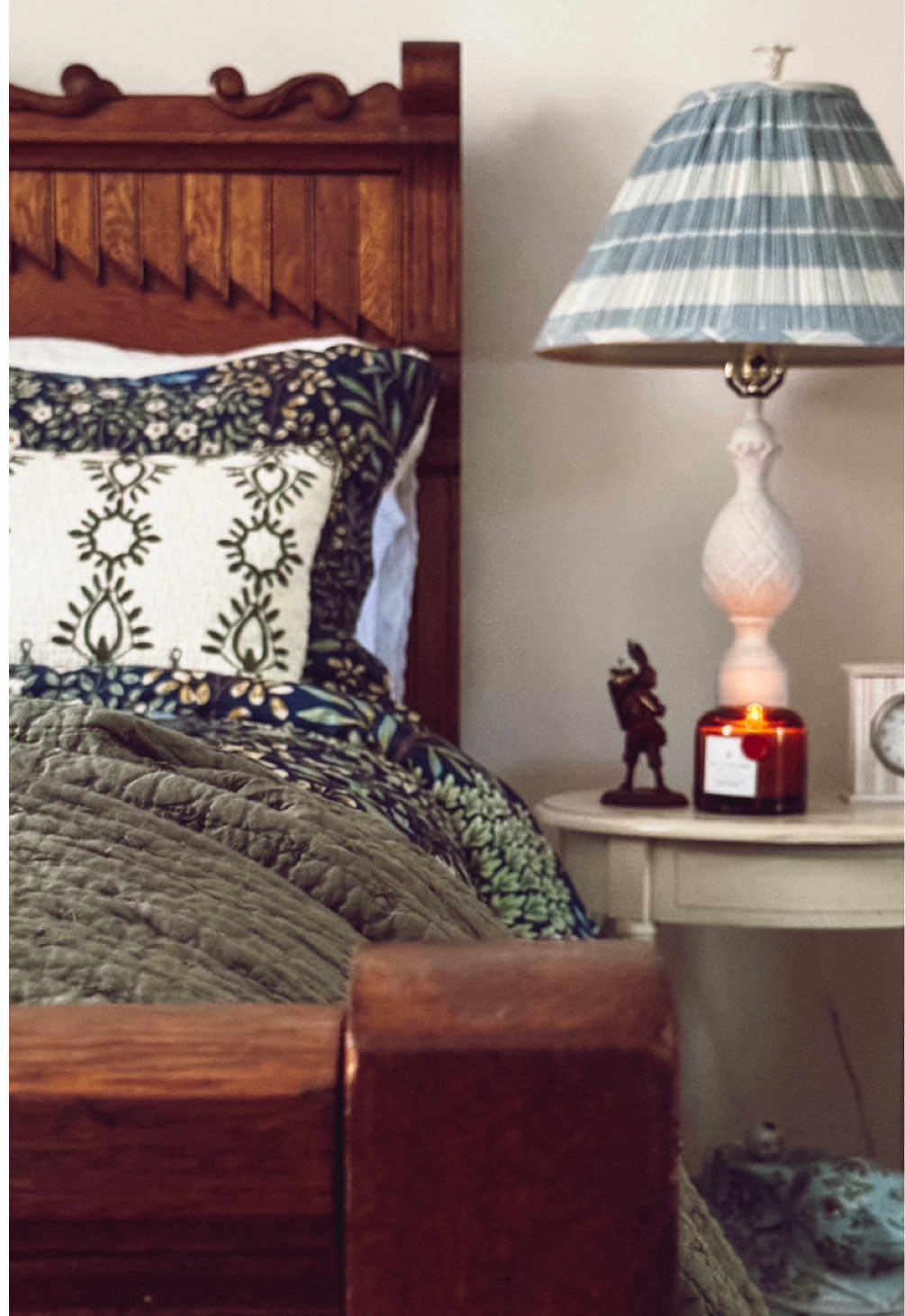 #cozyinteriors #autumnaesthetic #homedecor #thriftedhome #vintageaesthetic 