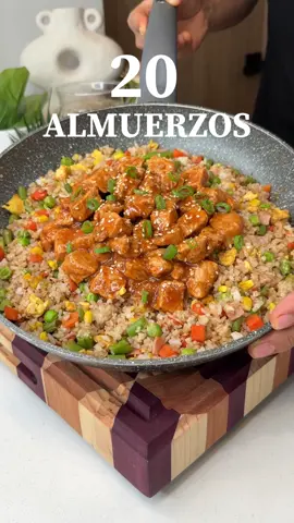 ALMUERZOS que parecen FAT pero son FIT 🍱🔥 no.2 CERDO TERIYAKI con ARROZ ORIENTAL 🐷🍚🥢 Macros (por porción – 4 totales): ✅ 543 Calorías ✅ 67g Carbohidratos ✅ 8g Grasas ✅ 50g Proteínas Ingredientes principales: 	•	600g cerdo en cubos (lomo o pierna magra) 	•	300g verduras mixtas congeladas 🥦🥕🌽 	•	2 huevos + 150g claras 🍳 	•	560g arroz blanco cocinado 🍚 	•	30g cebolla larga  	•	35ml salsa de soya baja en sodio 	•	1 cdta de maicena disuelta en 80ml de agua Salsa Teriyaki Fit: 	•	65g miel 🍯 	•	50ml salsa de soya 	•	8 dientes de ajo picados 🧄 	•	50g kétchup sin azúcar 	•	20ml vinagre de arroz 👉 Divide en 4 porciones y disfruta un plato que se ve FAT, pero es FIT 🔥 #cali #colombia #recetas #almuerzos #tiktokfood 
