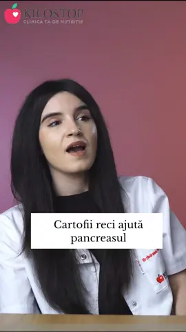 Cartofii reci ajută pancreasul - Dr. Andreea Ciceu Știai că un cartof fiert și apoi răcit are un efect mult mai blând asupra glicemiei?  Răcirea transformă o parte din amidon în amidon rezistent, care nu crește brusc glicemia și ajută digestia.  Poți consuma cartoful rece sau ușor reîncălzit — e același aliment, dar corpul tău reacționează complet diferit. Un truc simplu pentru o glicemie mai stabilă 💪.
