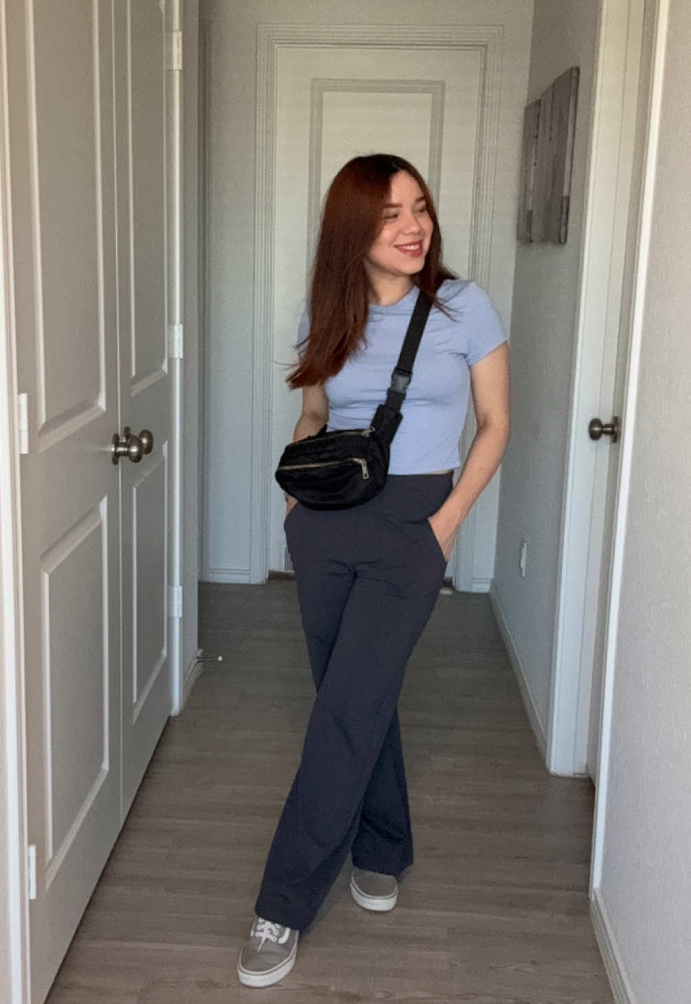 Oufit del día de hoy ☀️este pantalon es mi nuevo find favorito🫶🏻#MomsofTikTok #OOTD #outfitoftheday #comfyclothes #momlife 