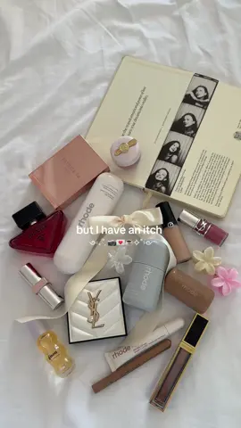 that bittersweet but exciting time when summer slowly transitioning to fall ༺˖𓍢.໋ 📷💕🍂✧˚༻ @rhode skin @Patrick Ta Beauty @Armani beauty @YSL Beauty Vietnam @pradabeauty @Gisou @Tatcha US @Kiehl's Since 1851 @Kérastase @Glow Recipe  New York City diaries, girly things, girl aesthetics, memories, nostalgia, fall soon, autumn breeze, chill days, New York moments, coffee shops, latte, romanticizing life, life in your 20s, transitioning to fall, ready for fall, notice, ferry rides, sunset and golden hour, digital diaries, New York City diaries,, pink sunset in New York, Pinterest aesthetic, warm cafes, hot & iced coffee, coffee lover, UGC, UGC content creator, soft girl aesthetics, coffee date in New York  #nostalgicperson #memories #lifeinyour20s #romanticizeyourlife #hellofall, , ,  ,                   