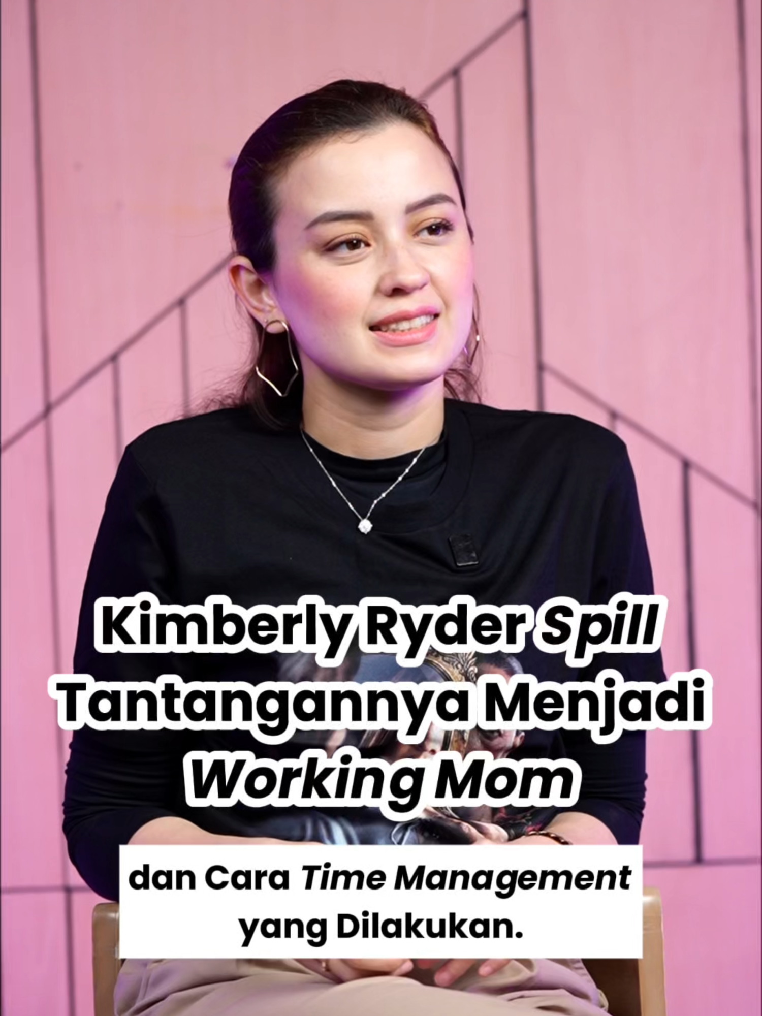 Sebagai working mom, apa, sih, yang menjadi tantangan bagi seorang @kimbrlyryder? Mommies ada yang relate juga dengan Kimberly? ☺ Jangan lupa saksikan film Sukma mulai tanggal 11 September 2025 di bioskop kesayangan! 😉 #MDParenting #kimberlyryder #filmsukma