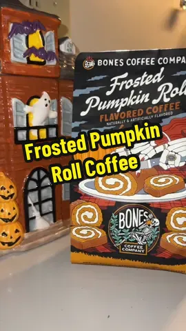 I’m so happy it’s pumpkin season!! This Frosted Pumpkin Roll coffee from Bones Coffee Company is like a hug in a cup! Delicious, and so seasonal! #bonescoffee #pumpkinspice #pumpkinseason #pumpkincoffee #flavoredcoffee 