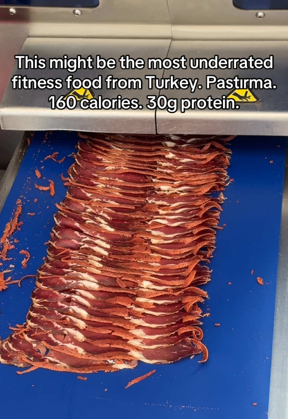 Not me vacuum-packing half a kilo of it and flying with it to Lisbon for my protein cravings #protein #pastirma 