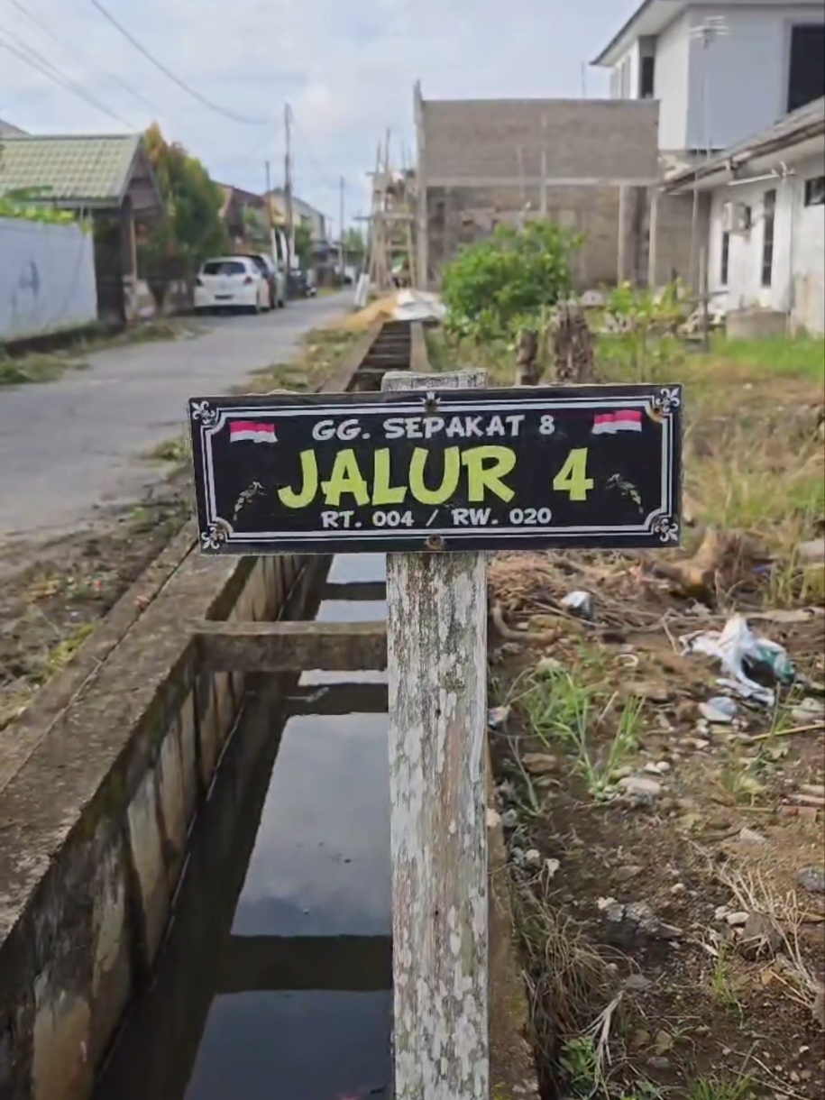 Pemeliharaan & Normalisasi Saluran Gg. Sepakat 8 Jalur 4 | Dinas PUPR Kota Pontianak Bidang Sumber Daya Air  • #bidangsumberdayaairkotapontianak #puprkotapontianak #pemkotpontianak #jagalahparit #kotapontianak 