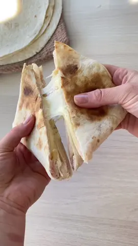 Que dura es la vuelta de vacaciones…🥲🥲 Por eso te dejo esta idea mega rápida y con cero complicaciones para salir del paso! Besitossss #recetasrapidas #recetasfaciles #cocina 
