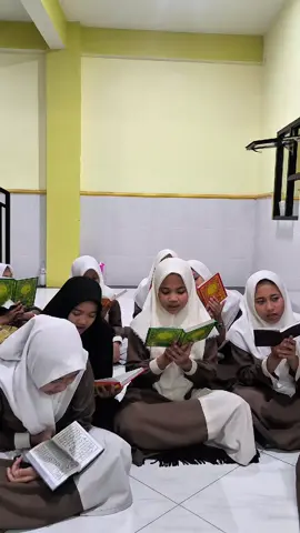 Menyambut dengan gembira bulan kelahiran Kanjeng Nabi Muhammad SAW ✨🤩 #santri 