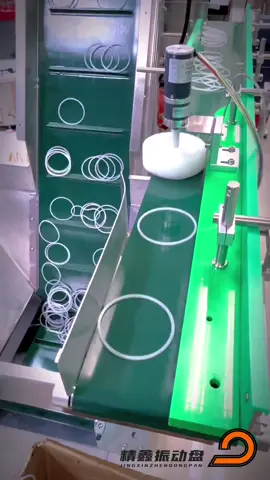 Hello, everyone. The equipment in the video is designed and manufactured by our company. Bosses who have needs are welcome to consult. There is contact information on the homepage!#vibratory_bowl_feeder #Lifting_feeder #Shanghai_vibratory_bowl_feeder_manufacturer 