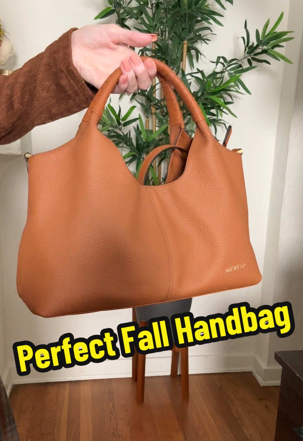 No more cheap bags that fall apart! So many of you have gotten this bag and I would love to see your reactions! It’s elegant and high quality without paying designer prices. I was so excited when I got mine and now I want it in more colors! This purse can be worn as a handbag or crossbody bag. It’s real leather, perfect for Fall and can easily go from day to night. It’s a nice mid size bag. Not a huge purse and not tiny. #crossbodybag #leatherbag #fallpurse #tiktokshoplabordaysale #fallbag 