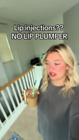 I can’t even lie this works wayyyy too well! @Polite Society Beauty #freesample #lipplumper #plump #makeup #lipgloss 