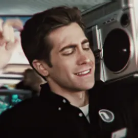 jake makes me have a reaction that’s for sure    [ scp : @aedlfs , ac : @alphaaudios , ib : @raine , cc : @Matin.ae ]    #jakegyllenhaal #jakegyllenhaaledit #loveandotherdrugs #jakegyllenhaaledits #edit 