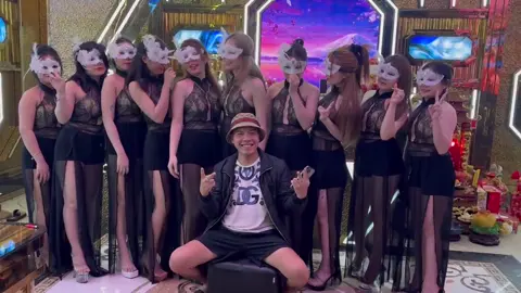 Liên tục tuyển các chị em về làm với đội nhà mình bên mình 2 cơ sở nên chị em ko sợ lo thiếu việc làm chỉ sợ ko có sức làm thôi hẹ hẹ #tuyennhanvienkaraoke #xhhhhhhhhhhhhhhhhhhhhhhh #xuhuong 