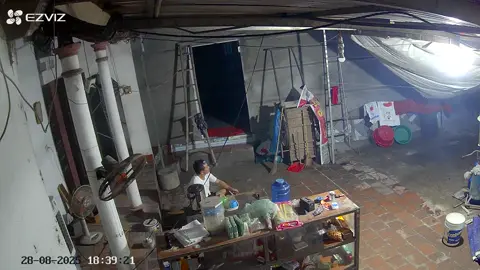 vỡ bờ bao chắn lũ .tết năm nay đừng ai chúc tiền vào như nước nhé .chứ tiền vào như thế này e cũng sợ #baoso5 