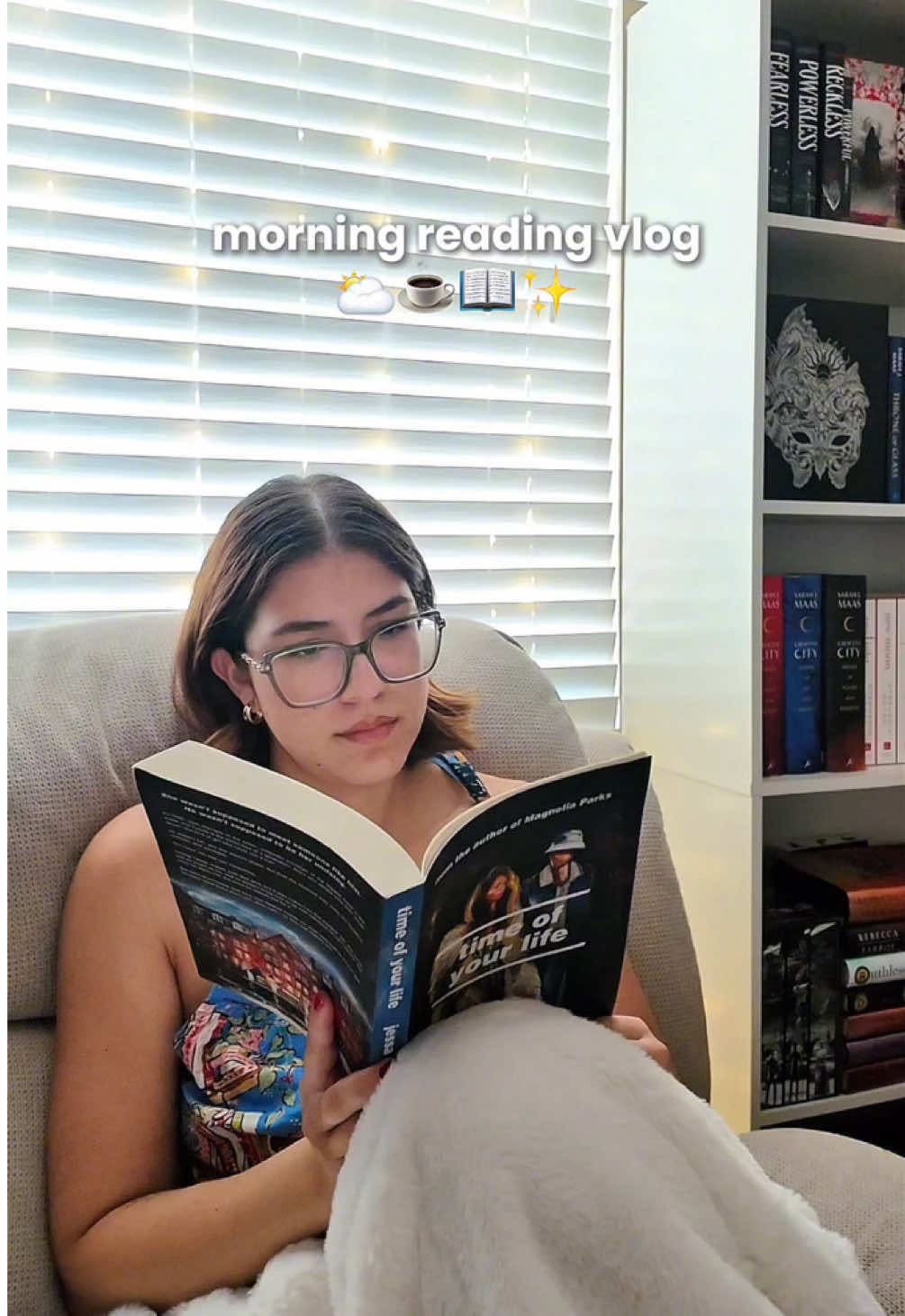 thoughts on morning reading vlogs? such a different speed than my normal videos (more relaxing than chaotic lol) but i swear my days are 10x better when i read instead of go on my phone in the mornings☀️🤍 #BookTok #readingvlog #morningroutine #cozyvlog #booktokfyp 