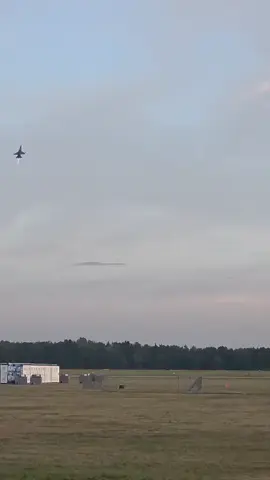⚠️MASAKRA LOTNICZA W RADOMIU SAMOLOT F16 PODCZAS ĆWICZEŃ NA AIRSHOW⚠️#F16 #RAROM #viral  #KATASTROFA 