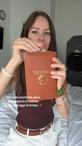 Pochette passeport et cartes avec blocage d’ondes  #tiktokshopfrance #offrespourtoi #passeport #portecartes 