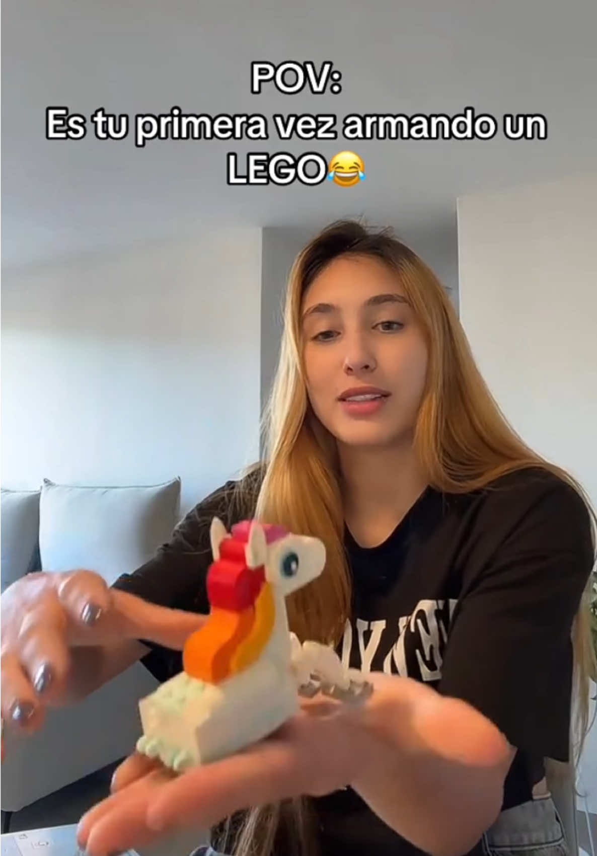 POV: tu primera vez armando un LEGO😂😂😂 (no le teníamos fe pero si lo logró, bueno, casi…)@MARIANA PALACIO #lego #livestream #clips #marianapalacio333 #teammarianapalacio 