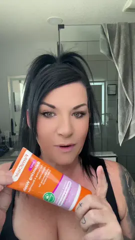 Keep it clean, fresh, and balanced all day 🌸 The FemiClear Feminine Wash is pH-balanced, gentle, and made to support your body’s natural harmony. No harsh chemicals, no irritation—just freshness and confidence you can feel. Perfect for daily use, because self-care starts down there. 💕 #FemiClear #FeminineCare #FreshAndConfident #PHBalanced #SelfCareTok 