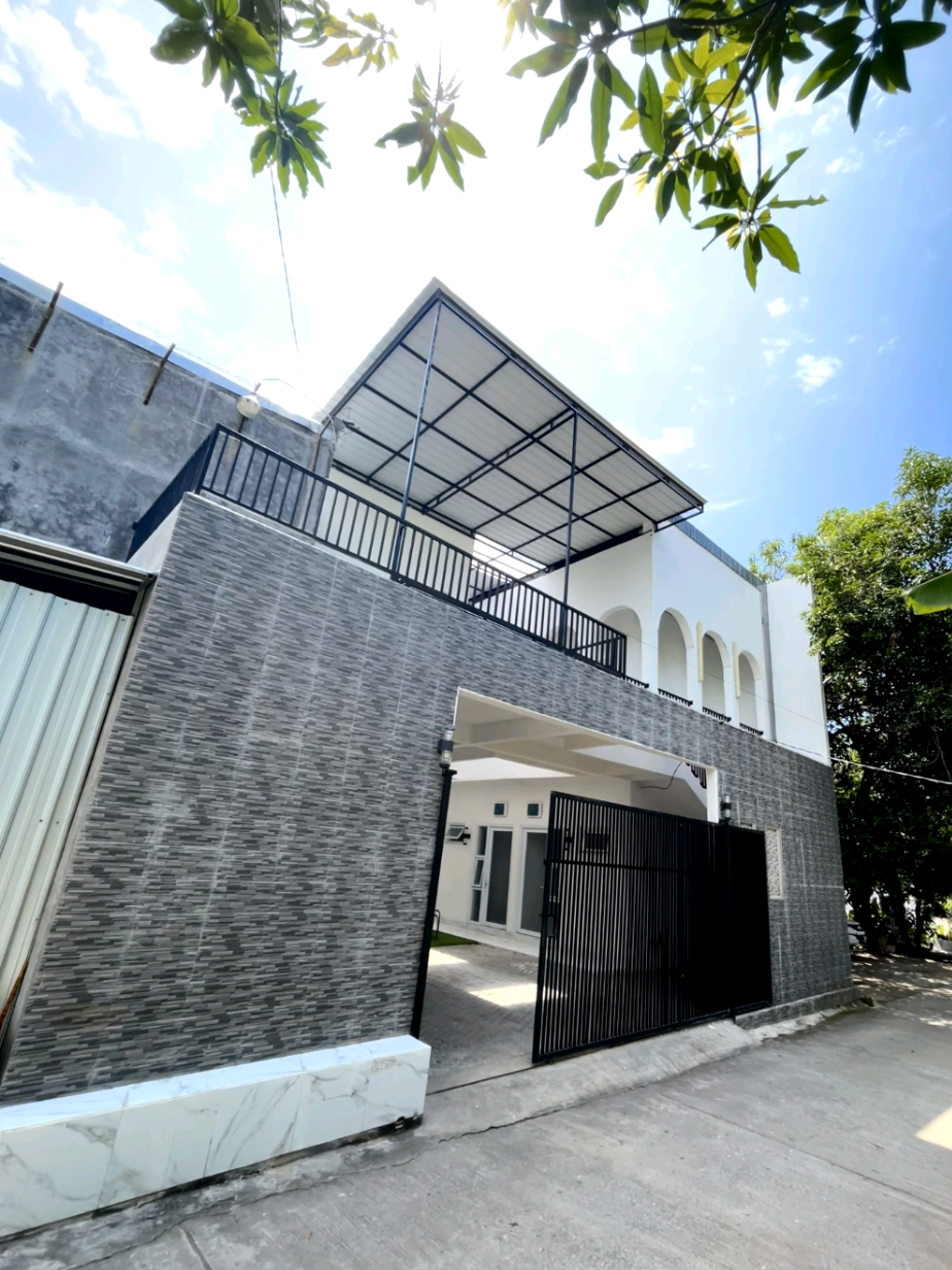 Liburan di Lamongan, nginapnya di sini aja ✨ .                                    .                                  . #goacademytravel #liburan #staycation #hotel #lamongan 