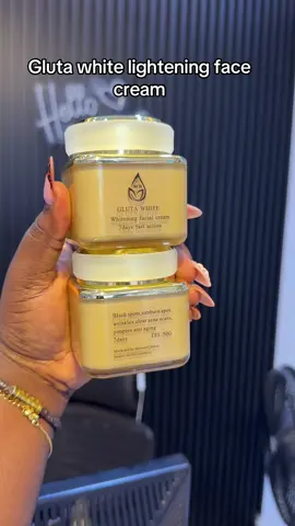 This is a gentle lightening face cream that helps with:Drakspots,sunburns,wrinkles and acne scars Available at the shop 160ghc each  #skincareviral #ablekumabeautystore #glutawhite #ghanatiktok🇬🇭 #blowupforme 