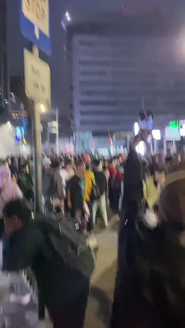 satu kataa buat demo hari ini?