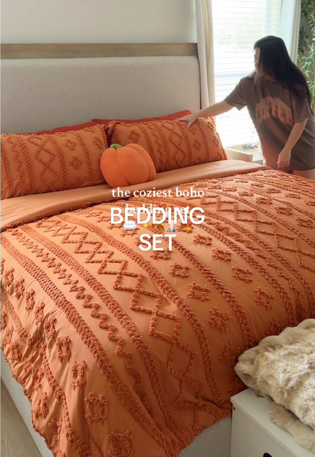 one of my favorite bedding sets ever ☁️ SO soft and beautiful ✨ #beddingset #bedding #comforter #comforterset #fallbedding 
