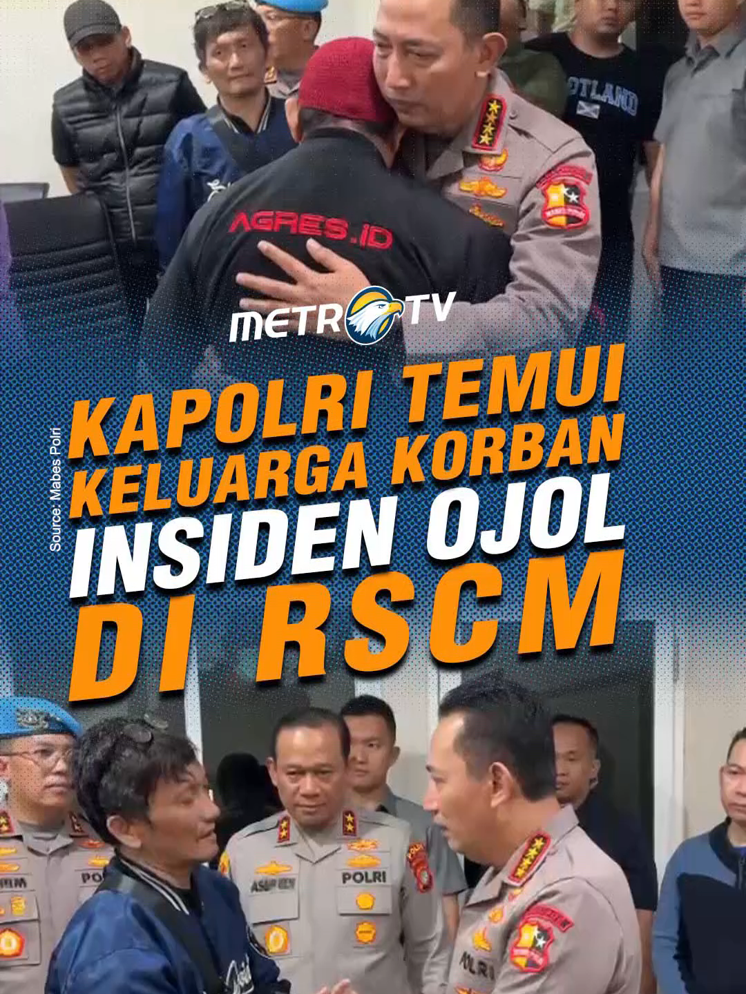 Kapolri Listyo Sigit Prabowo mengunjungi RSCM untuk menemui keluarga driver ojek online (online) yang t3w@s dilindas rantis Brimob, Jumat (29/8) dini hari. Listyo mewakili Polri menyampaikan duka cita dan meminta maaf kepada keluarga Affan Kurniawan dan keluarga besar ojek online. Kapolri mengatakan akan melakukan evaluasi terhadap penanganan demonstrasi pasca insiden ini. #MetroTV #tiktokberita #tiktokmetrotv #berita #viral #fyp #metrotv #GoTo #ojekonline #brimob #indonesia #rantis #maaf #kapolri #kapolrilistyosigitprabowo #rscm