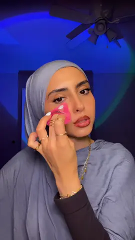 I’m just a girl 🤭🎀 . . #girl #hijab #hijabi #men #relatable 