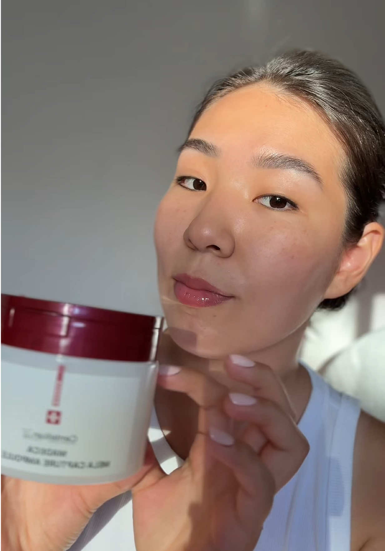 ✨ My skin’s new BFF! ✨ These Centellian24 Toner Pads are perfect for quick hydration and soothing tired skin. I love how soft and refreshed my face feels after using them💧 @Centellian24  #centellian24 #madecacream #antiagingskincare #antiagingcream