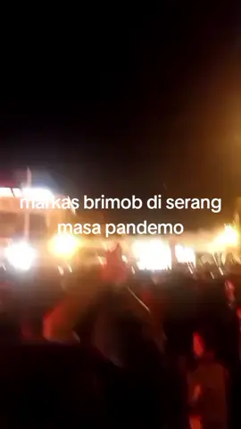 Abang ojol udah meninggal innalillahi wainnailaihi rojiun turut berdukacita sedalam-dalamnya Alfatihah buat Almarhum semoga tenang dialam sana😭😭😭 jika kehilangan nyawa di balas hanya dengan kata maaf,lantas berapa harga kemanusian di negri ini? #demo #jakarta #2025 #ojolviral #bubarkandpr 