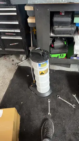 Kinda disappointed in mityvac… everyone raves about this pump but…. #shop #cars #maintenance 